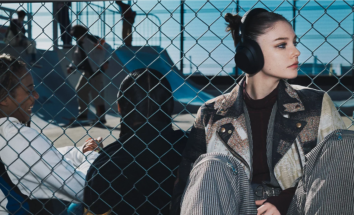 CASQUE SONY ULT avec Pochette + 3 mois Netflix Spotify Gratuit! + écouteurs sony avec fil cadeaux