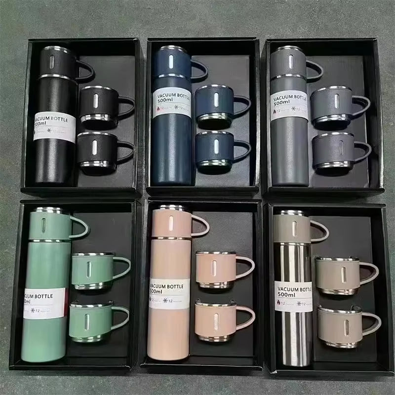 Un ensemble de thermos مجموعة من الترمسات
