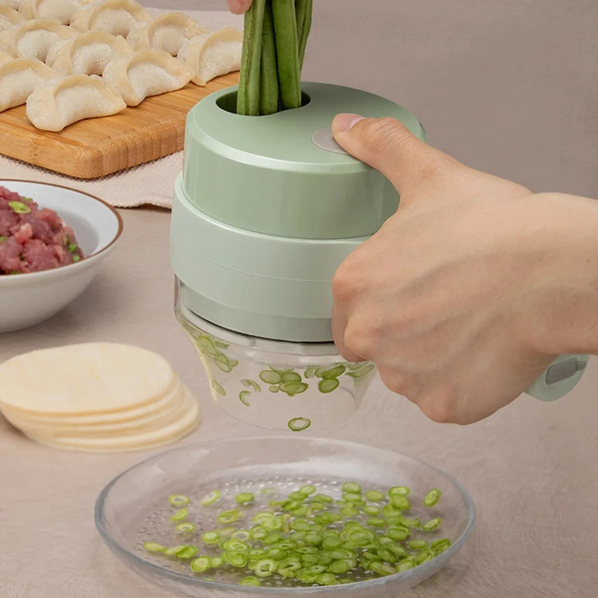 قطاعة خضروات كهربائية - Hachoir Électrique Portable 4 en 1 pour Légumes